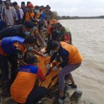 Evakuasi Jasad Warga Kabupaten Batang di Pesisir Timbulsloko Sayung