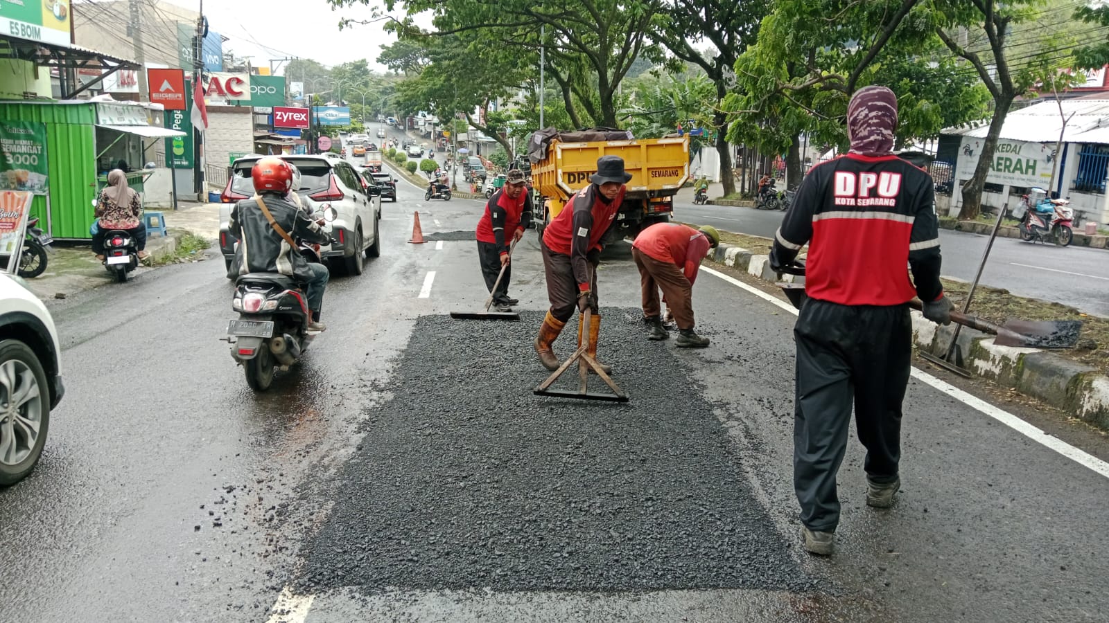 Pemkot Semarang Perbaiki Jalan Berlubang di Sejumlah Titik Kota
