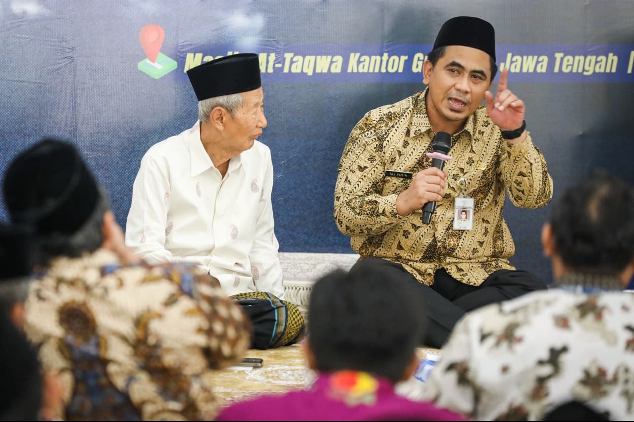 Tangani Banjir Pekalongan, Wagub Jateng Tekankan Pentingnya Fasilitas Pengungsi yang Memadai