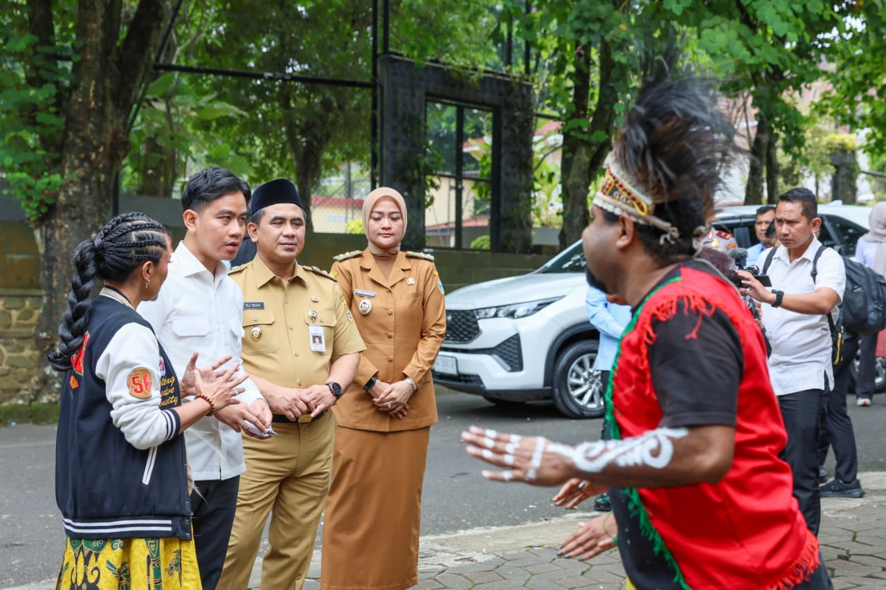 Wapres Gibran Hadiri Diskusi Santai Bersama Mahasiswa UKSW Didampingi Wagub Taj Yasin