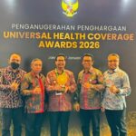 Komitmen Jaminan Kesehatan, Pemkab Rembang Terima Penghargaan UHC Prioritas