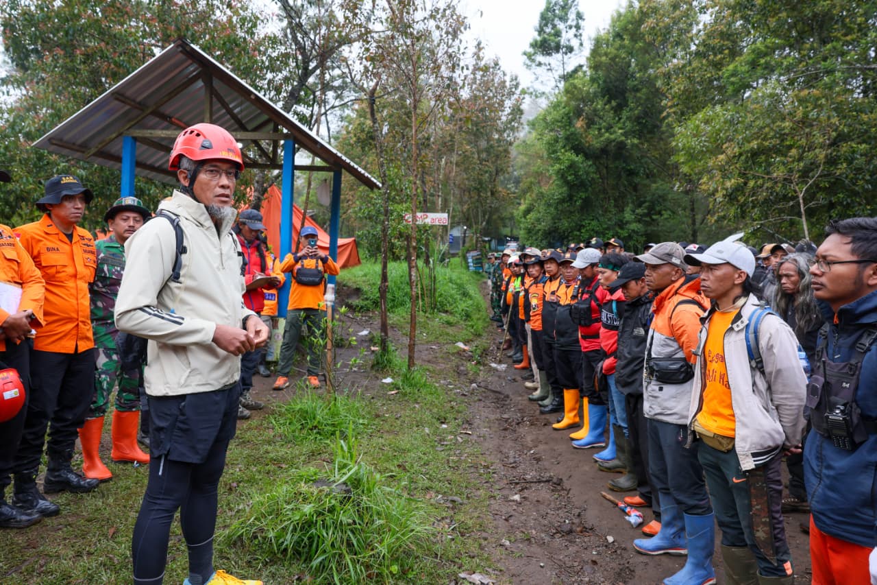 Sekda Jateng Terjun Langsung dalam Pencarian Pendaki Hilang di Bukit Mongkrang