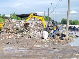 Pemkot Semarang Angkut 145 Ritasi Sampah dari TPS Muktiharjo Kidul