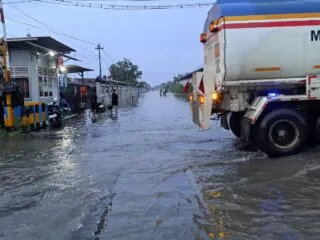Imbas Genangan Air di Petak, Jalur KA Pekalongan–Sragi Ditutup Sementara