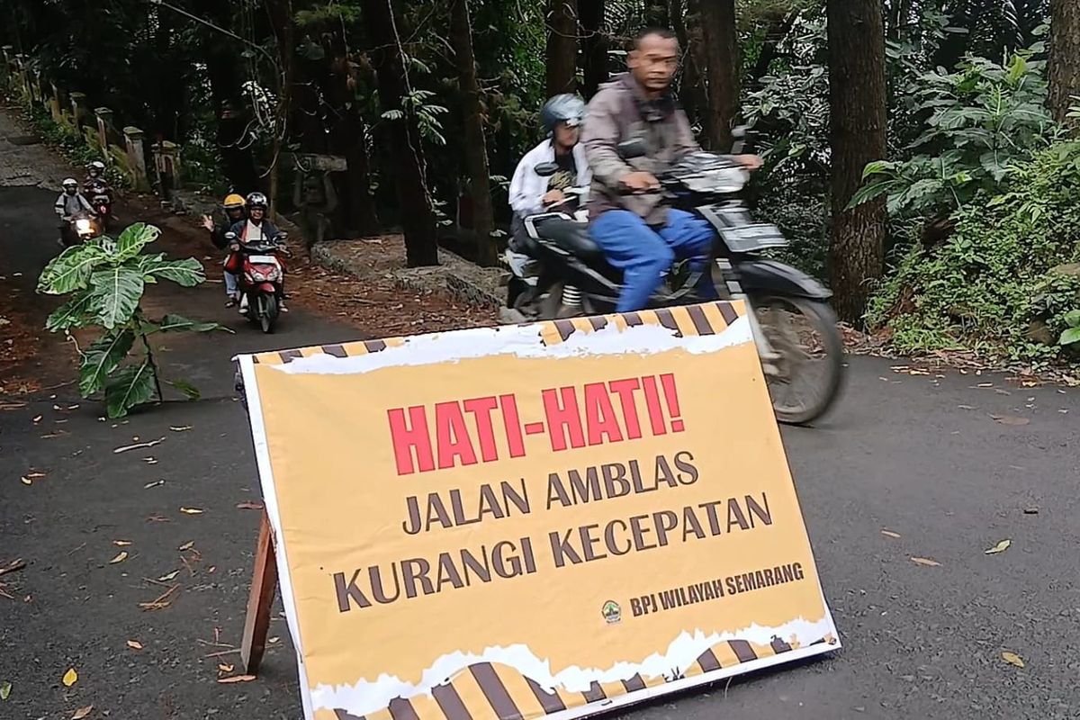 Jalur Penghubung Kota dan Kabupaten Semarang Ambles, Warga Harapkan Penanganan Cepat