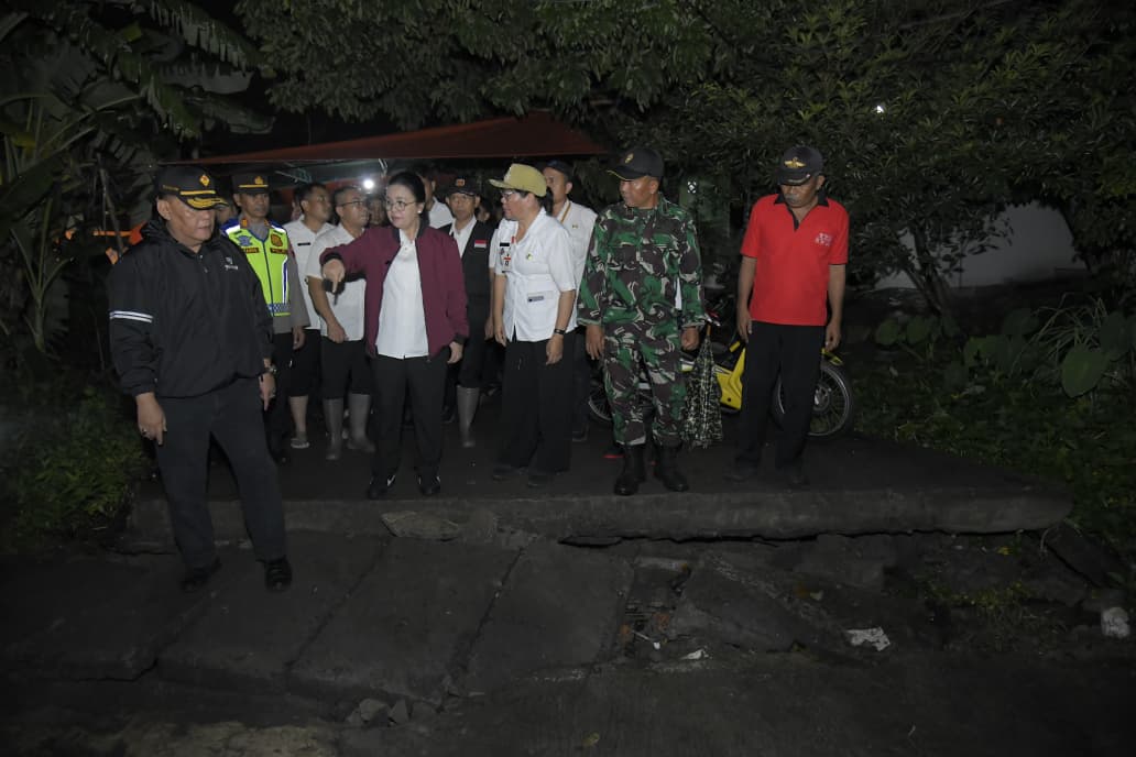 Retakan Lima Meter Belah Jalan Jangli, 15 Rumah Terdampak
