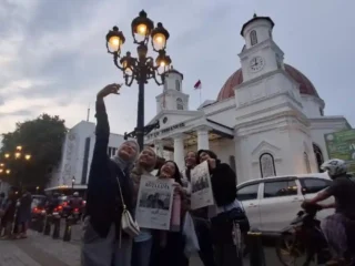 Photobooth Ala Koran Jadul di Kota Lama Semarang Jadi Magnet, Wisatawan Rela Antre