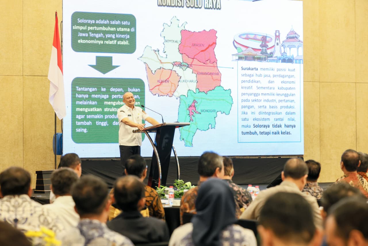 Sigap Tangani Bencana Gerak Tanah di Tegal, Gubernur Jawa Tengah Salurkan Bantuan Rp210 Juta