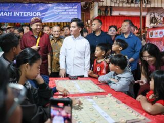 Gibran Rakabuming Raka Kagumi Keberagaman Pasar Imlek Semawis, Dorong Pelestarian Tradisi dan UMKM Semarang