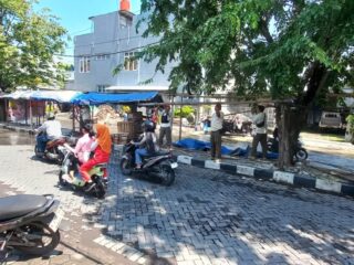 Satpol PP Kota Semarang Tindak 15 Lapak Pedagang Kaki Lima di Kawasan Gajah Birowo Tlogosari