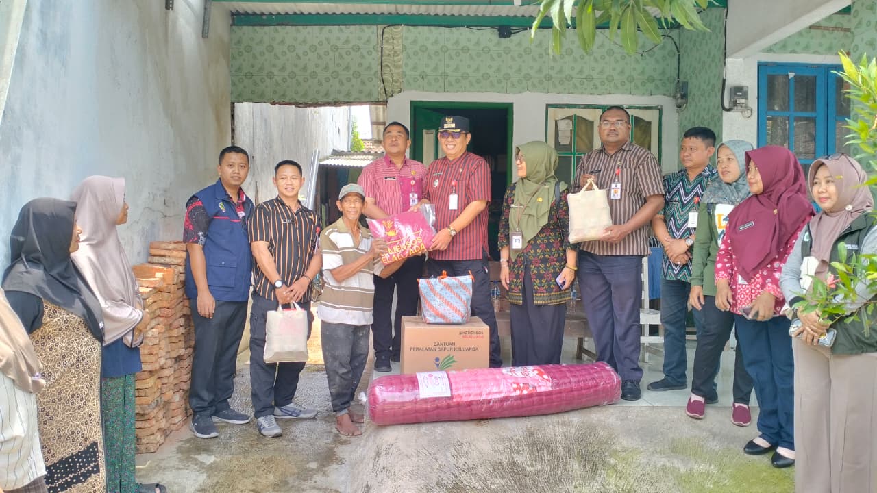 Pemkot Semarang Tanggap Darurat, Korban Kebakaran dan Rumah Roboh Terima Bantuan