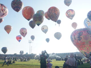 Festival Balon Tambat Pekalongan Kian Kreatif, Tradisi Terjaga Tanpa Ganggu Penerbangan