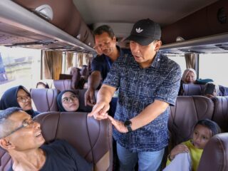 Berikan Layanan Prima, Taj Yasin Berangkatkan 1.142 Pemudik dari Bandung ke Jawa Tengah