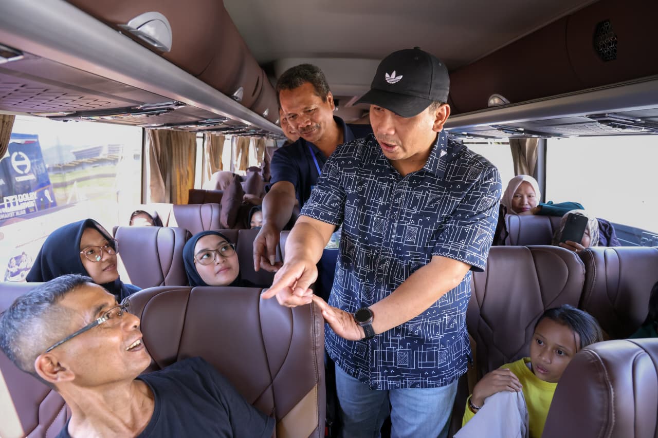 Berikan Layanan Prima, Taj Yasin Berangkatkan 1.142 Pemudik dari Bandung ke Jawa Tengah