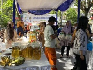 Warga Antusias Belanja di Gerakan Pangan Murah Semarang, Cabai Murah Jadi Buruan