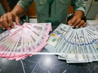 Nilai Tukar Rupiah yang Melemah Dorong Bisnis Hedging Perbankan