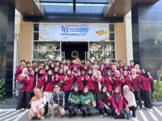 Belajar Dunia Industri, Mahasiswa FEBI dan Manajemen Dakwah Kunjungi PT Victoria