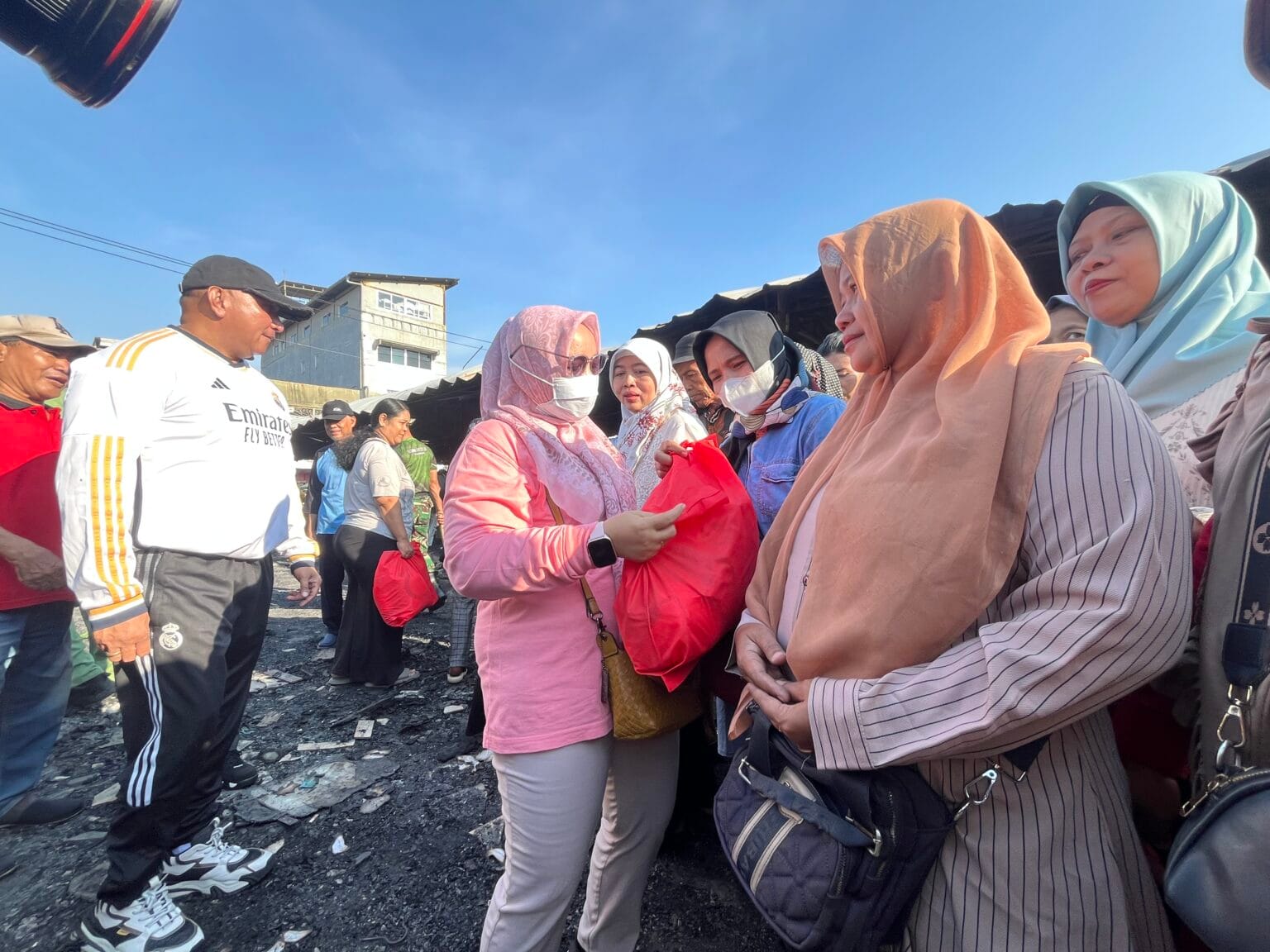 Pascainsiden Kebakaran, Pasar Kanjengan Mulai Dibersihkan dan Ditata Ulang oleh Dinas Perdagangan