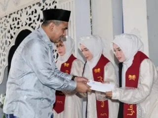 Program tali asih Pemprov Jateng bagi penghafal Al-Qur’an mendapat apresiasi santri dalam acara khotmil Qur’an di Demak.