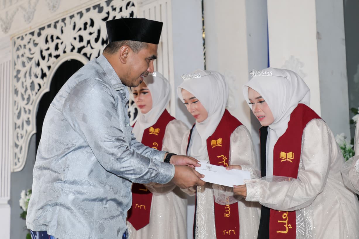 Program tali asih Pemprov Jateng bagi penghafal Al-Qur’an mendapat apresiasi santri dalam acara khotmil Qur’an di Demak.