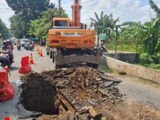 Wali Kota Semarang Agustina Wilujeng Instruksikan DPU Segera Perbaiki Jalan Rusak Akibat Kendaraan Berat