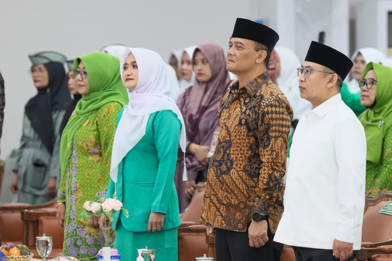 Gubernur Jawa Tengah Ahmad Luthfi menghadiri peringatan Harlah ke-76 Fatayat NU di Semarang.