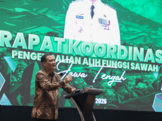 Gubernur Jawa Tengah memimpin Rapat Koordinasi Pengendalian Alih Fungsi Lahan Sawah bersama Kementerian ATR/BPN di Semarang.
