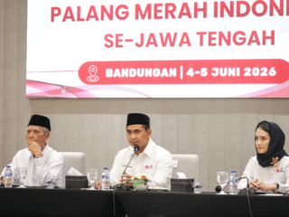 Wakil Gubernur Jawa Tengah Taj Yasin Maimoen saat memberikan arahan dalam Rakor PMI se-Jawa Tengah.