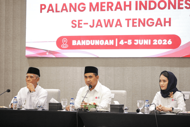 Wakil Gubernur Jawa Tengah Taj Yasin Maimoen saat memberikan arahan dalam Rakor PMI se-Jawa Tengah.
