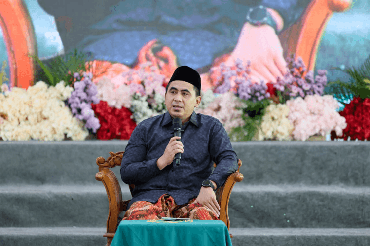 Taj Yasin Maimoen saat menghadiri Haflatul Hidzaq ke-5 di Pondok Tanfidz Putri Yanbu’ul Quran 2.