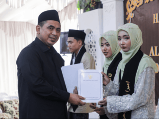 Wagub Jateng Kunjungi 3 Pesantren di Kendal, Serahkan Tali Asih untuk 25 Hafiz Al-Qur'an