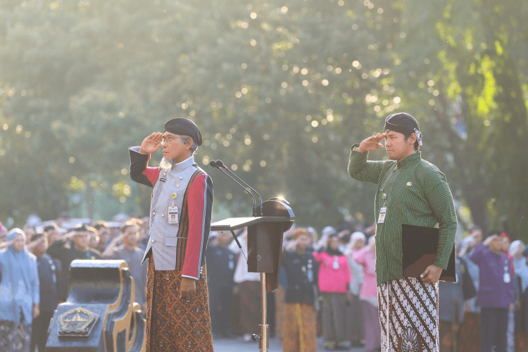 Sekda Jateng Sumarno sampaikan pesan Harganas 2026 tentang pengawasan gawai anak di Semarang.