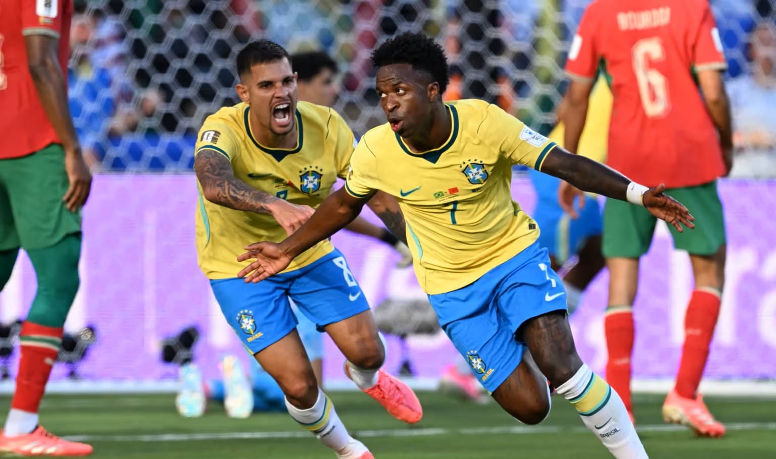 Aksi Vinicius Jr mencetak gol balasan untuk Brasil ke gawang Maroko pada laga Grup C Piala Dunia 2026.