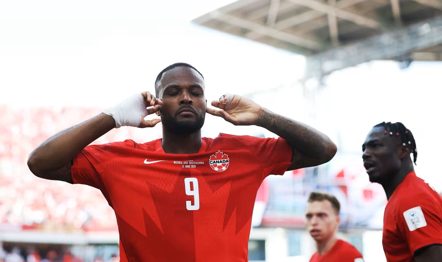 Cyle Larin merayakan gol penyeimbang untuk Timnas Kanada saat melawan Bosnia-Herzegovina di Piala Dunia 2026.