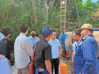 Inspeksi Distaru Kota Semarang dalam penerapan pengawasan geoteknik berlapis untuk menjaga stabilitas lereng di Gombel Lama.