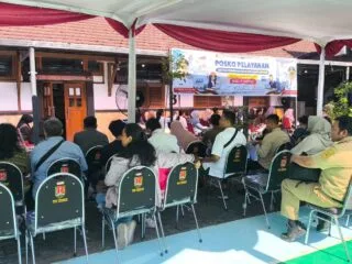 Pelayanan Posko Terpadu Disdik Semarang untuk aduan pendaftaran online SPMB 2026.