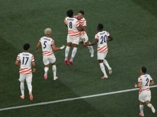 Pemain Timnas Amerika Serikat merayakan kemenangan 4-1 atas Paraguay di laga pembuka Piala Dunia 2026.