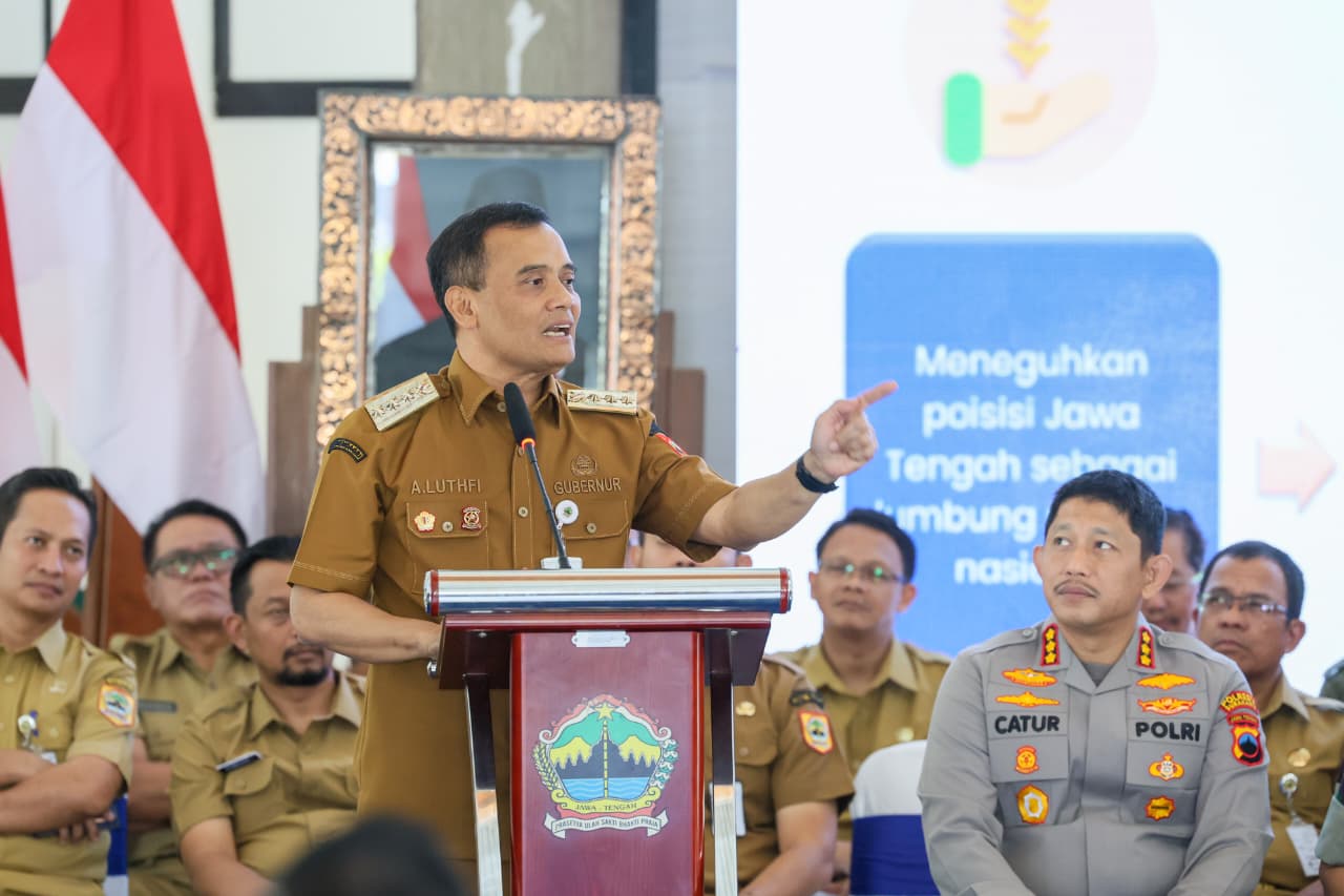 Gubernur Jawa Tengah Ahmad Luthfi membahas mitigasi kekeringan dan ketahanan pangan di Pendopo Kabupaten Boyolali.