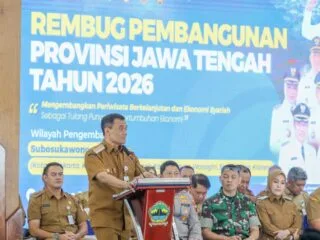 Gubernur Jawa Tengah beserta para kepala daerah Solo Raya merundingkan pengembangan wisata ramah muslim di Pendopo Kabupaten Boyolali.