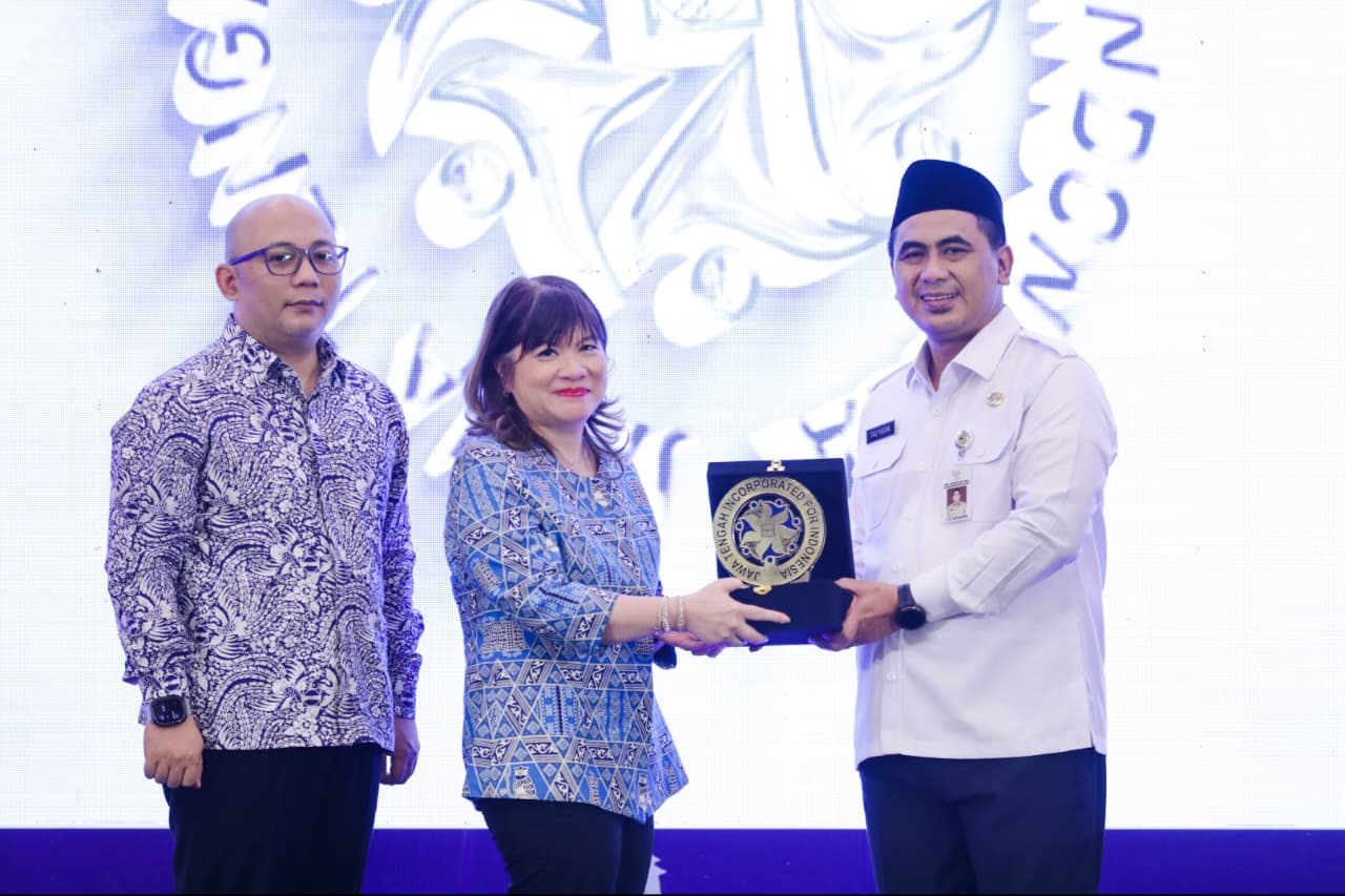 Pelantikan pengurus DPP Apindo Jawa Tengah 2026-2031 yang dihadiri oleh Wakil Gubernur Taj Yasin Maimoen di Semarang.
