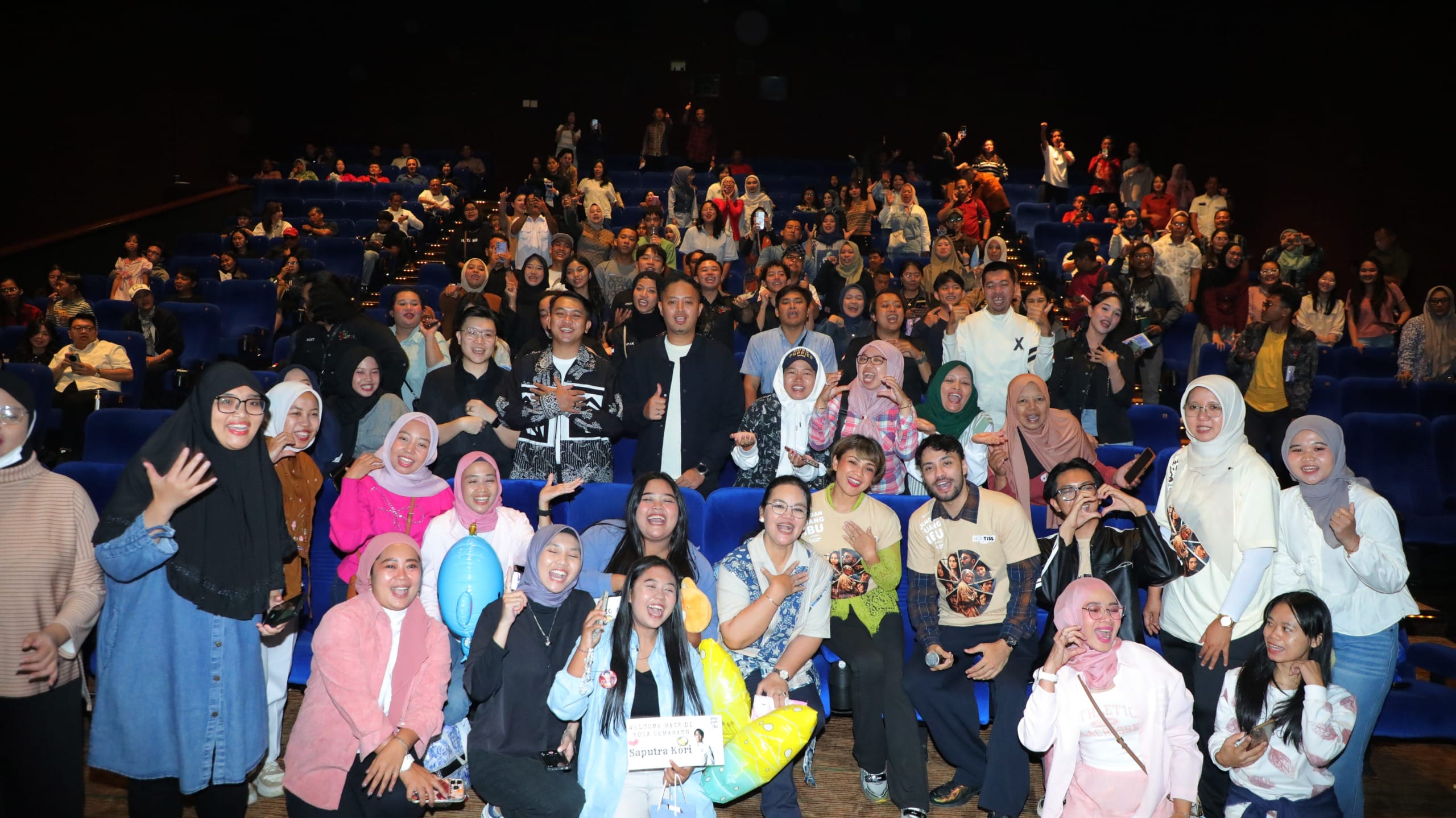 Wali Kota Semarang Agustina Wilujeng nobar Gala Premiere film Jangan Buang Ibu di Studio XXI Paragon Semarang.
