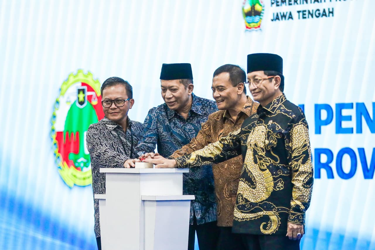 Peluncuran Program Insersi Pendidikan Perkoperasian di Semarang.