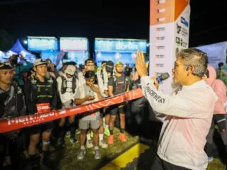 Sekda) Provinsi Jawa Tengah, Sumarno, secara resmi melepas peserta Merbabu Skyrace 2026.