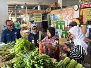 Operasi pasar Kempling Semar oleh Pemkot Semarang untuk stabilkan harga sayur.