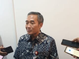 Kepala OJK Jawa Tengah memberikan keterangan terkait dampak skor SLIK OJK dan pinjol bagi pelamar kerja.