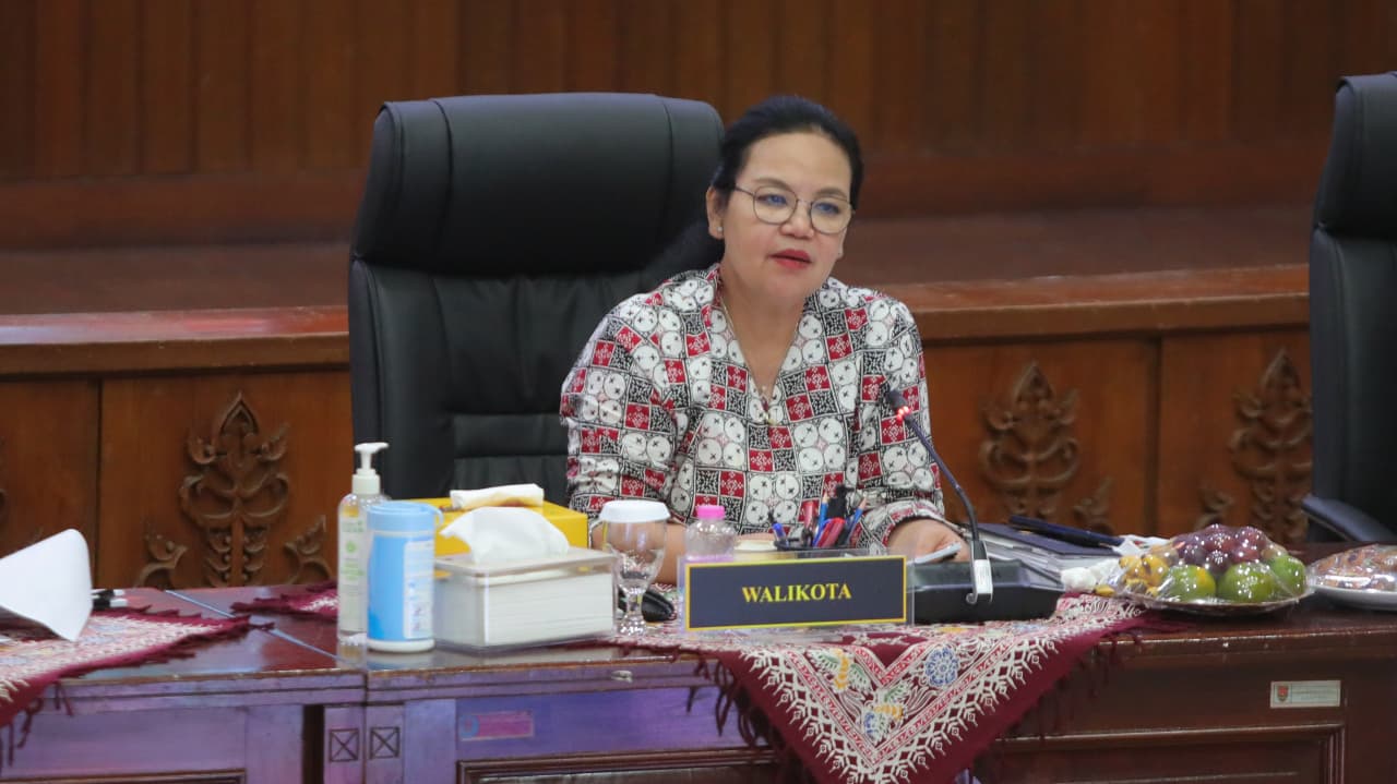 Wali Kota Semarang Agustina Wilujeng memberikan sosialisasi terkait aturan baru dan pencairan dana BOP RT Rp25 juta tahun 2026.