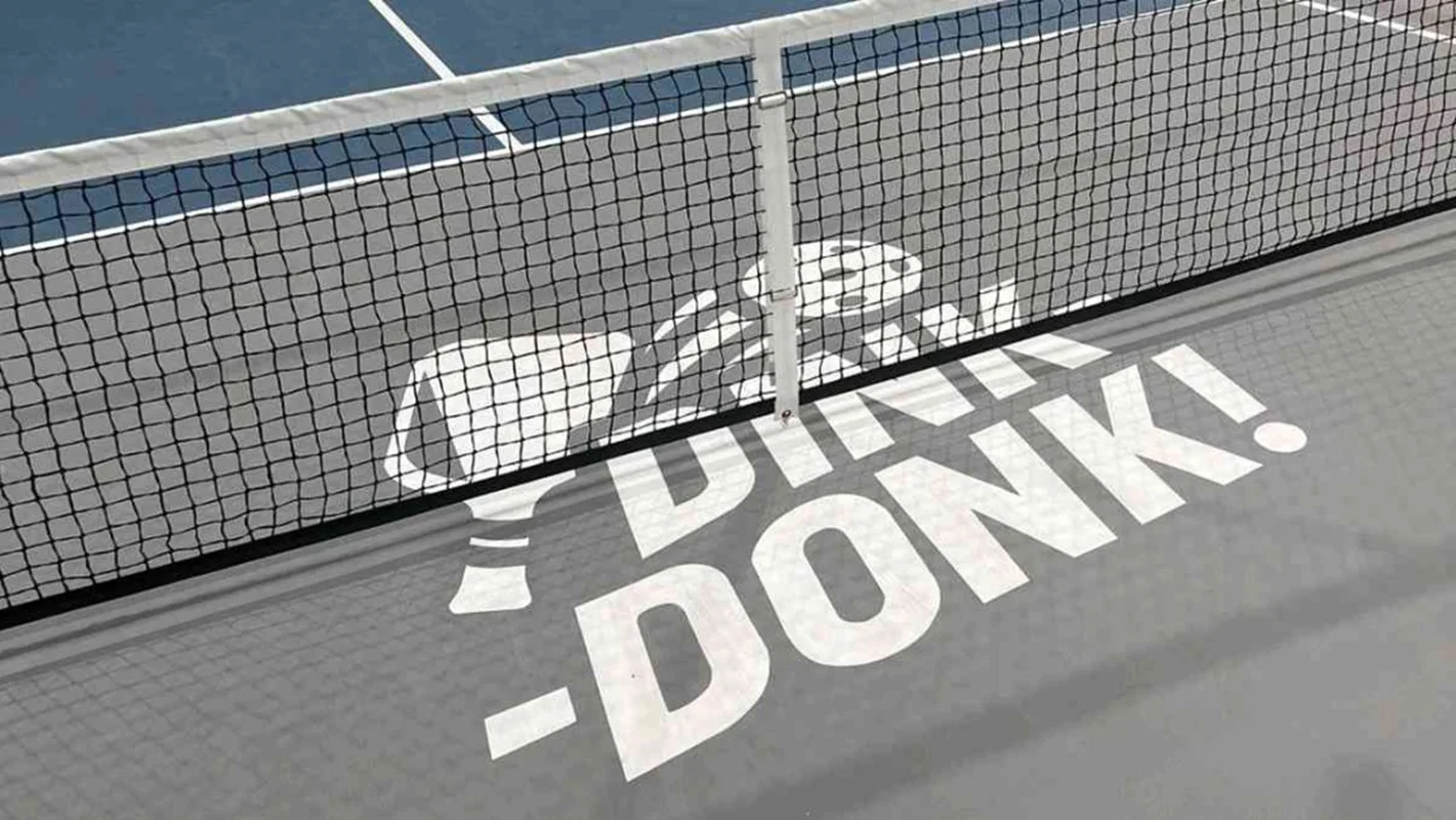 Fasilitas lapangan pickleball DinkDonk di kawasan Candi Golf Semarang