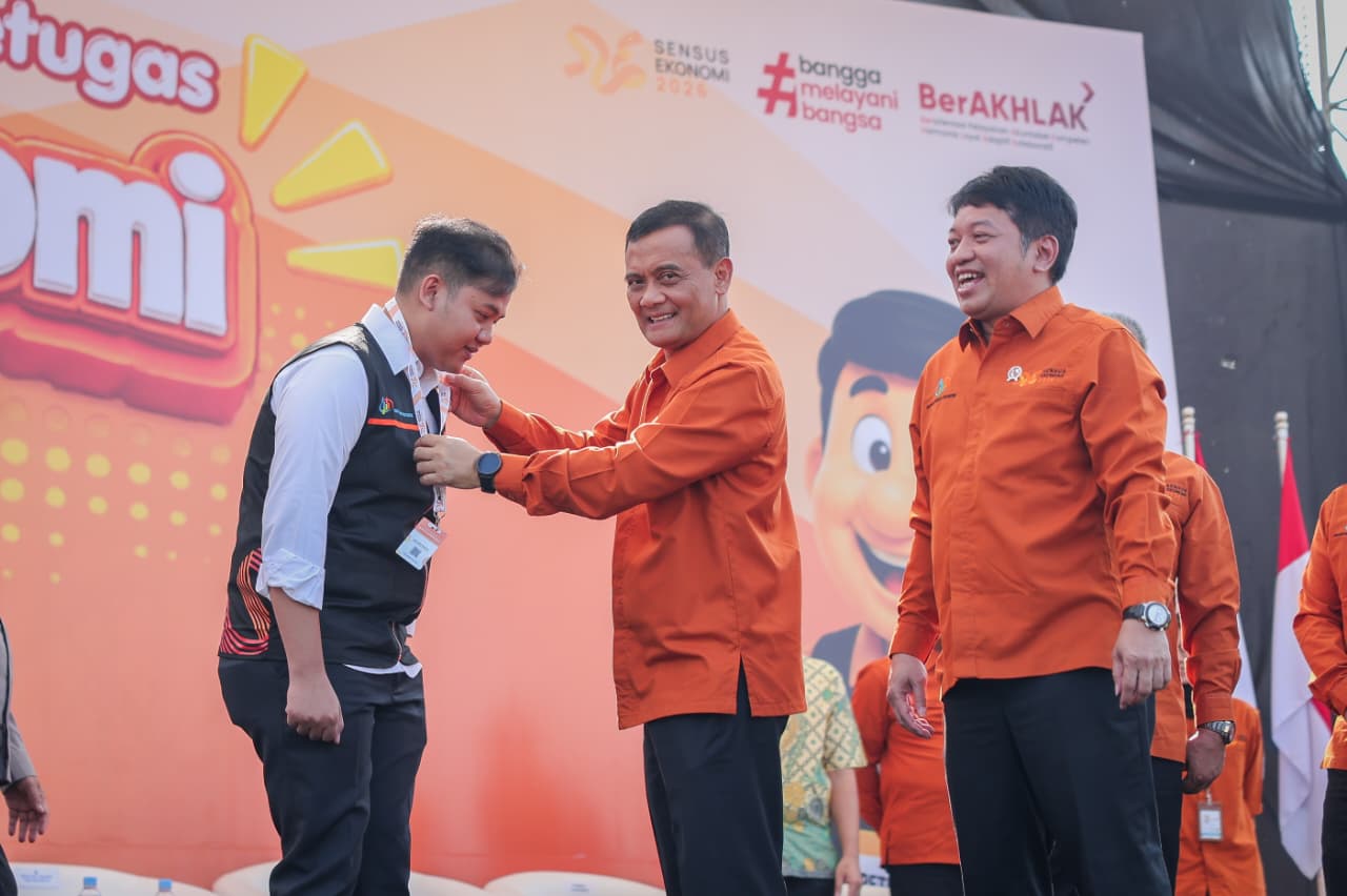 Gubernur Jawa Tengah Ahmad Luthfi meresmikan pencanangan Sensus Ekonomi 2026 bersama BPS di Lapangan Pancasila Simpang Lima, Semarang.