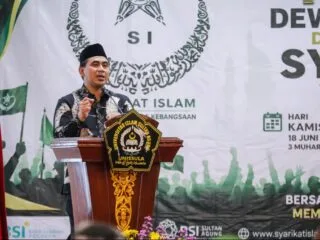 Wakil Gubernur Jawa Tengah Taj Yasin Maimoen saat memberikan sambutan pada pelantikan pengurus Syarikat Islam Jawa Tengah di Unissula Semarang.