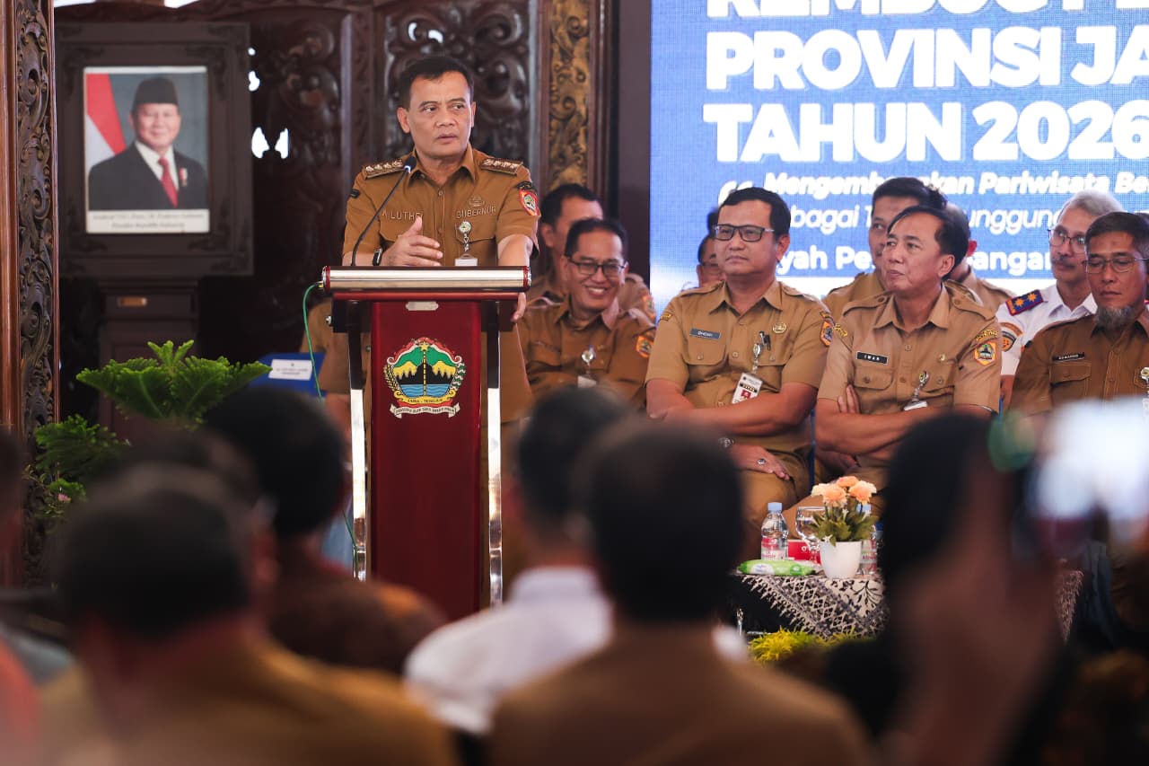 Gubernur Jawa Tengah Ahmad Luthfi mengkampanyekan program pencegahan perundungan di sekolah.